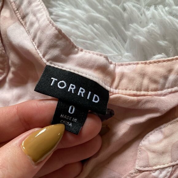 TORRID Pink Camo Sleeveless Top Women’s Size Large Rayon - Picture 6 of 8